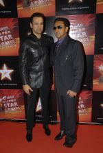 Rohit Roy, Gulshan Grover at Star Super Star Awards in Yashraj on 15th Nov 2011 (33).JPG